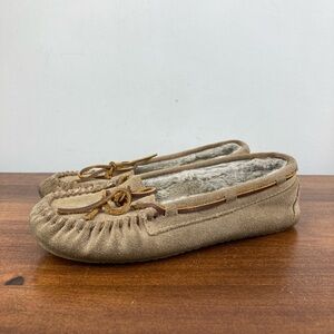 Minnetonka Moccasins Beige Leather Faux Fur Hard Sole Slippers 40307 Women’s 7M.
